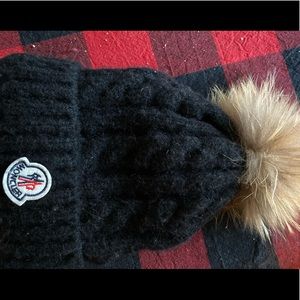 Moncler crazy cozy hat payed 295$